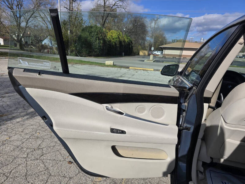 2011 BMW 5 Series 550i xDrive Gran Turismo