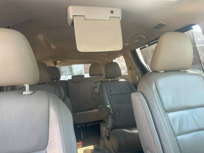 2017 Toyota Sienna XLE 8-Passenger