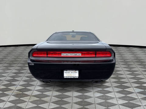 2012 Dodge Challenger SXT Plus