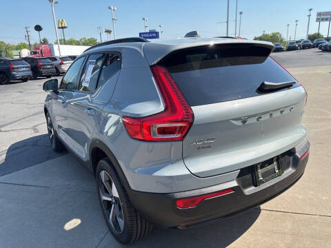 2026 Volvo XC40 B5 Plus