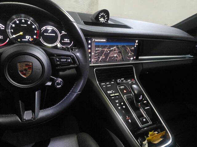 2023 Porsche Panamera 4 E-Hybrid Platinum Edition