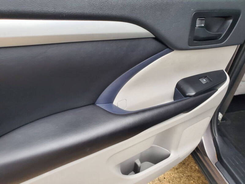 2019 Toyota Highlander LE Plus