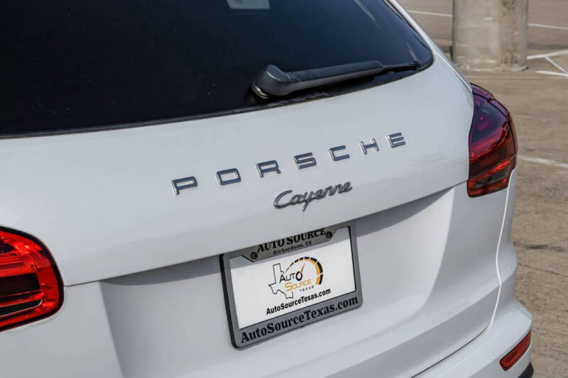 2017 Porsche Cayenne Platinum Edition