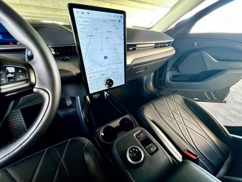 2022 Ford Mustang Mach-E Select