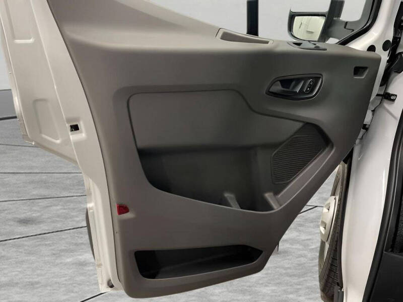 2025 Ford Transit 250