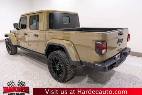 2025 Jeep Gladiator NightHawk