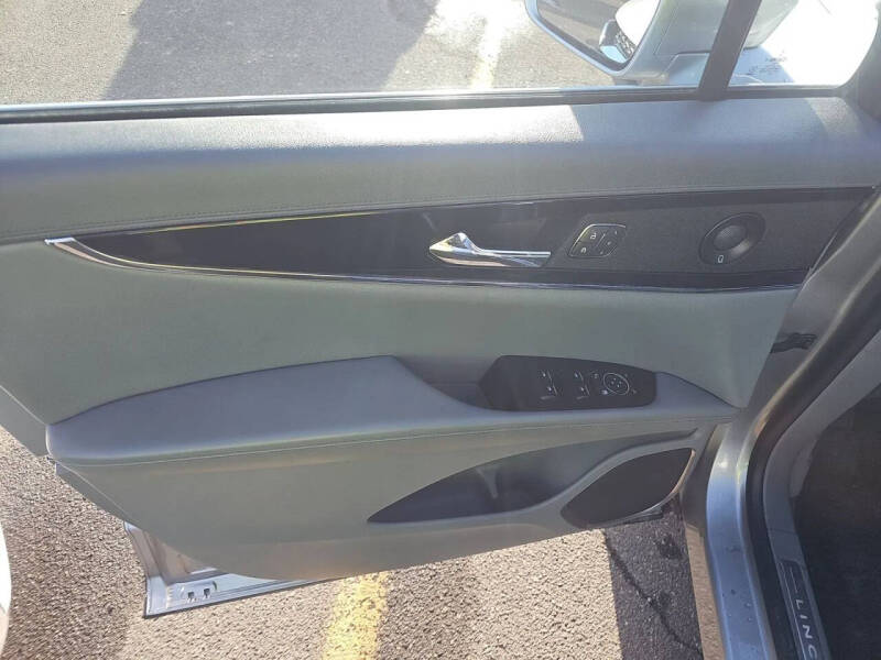 2021 Lincoln Nautilus Reserve