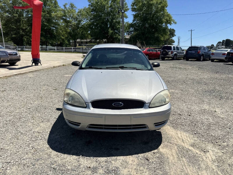 2004 Ford Taurus SE