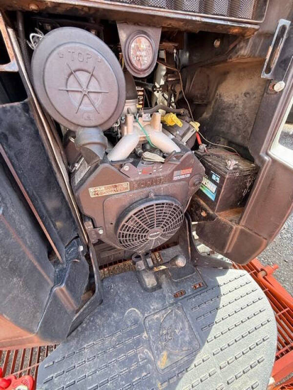 2016 Ditch Witch R300