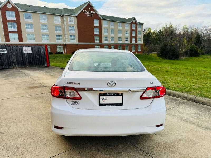 2012 Toyota Corolla LE photo 10