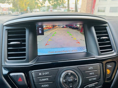 2017 Nissan Pathfinder SV