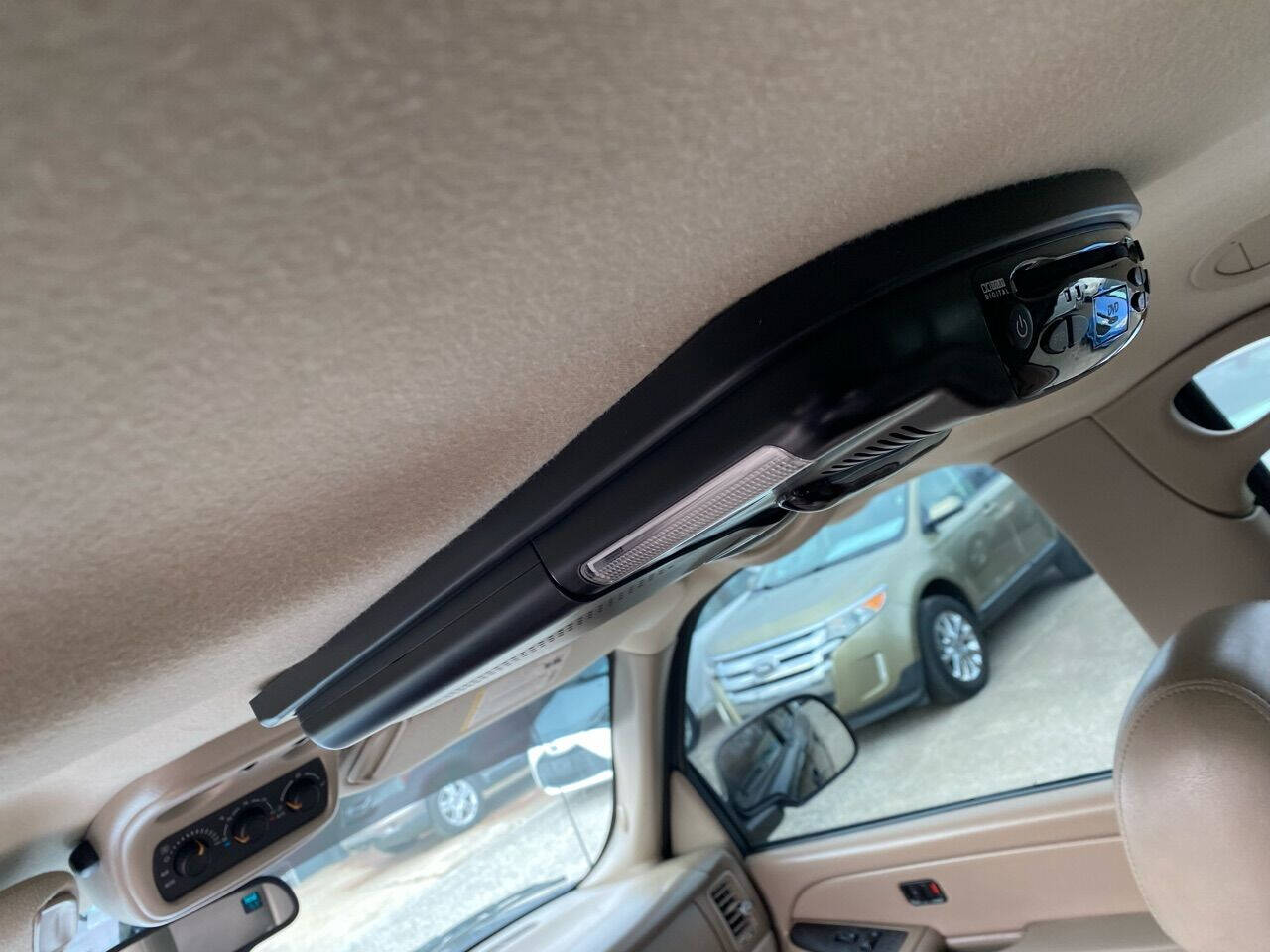 2005 GMC Yukon SLE photo