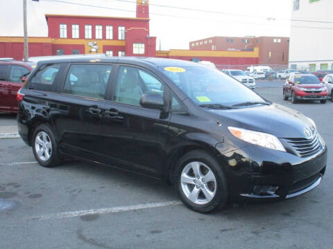 2017 Toyota Sienna L 7-Passenger
