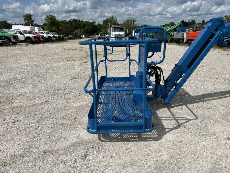 2017 Genie 65' Manlift