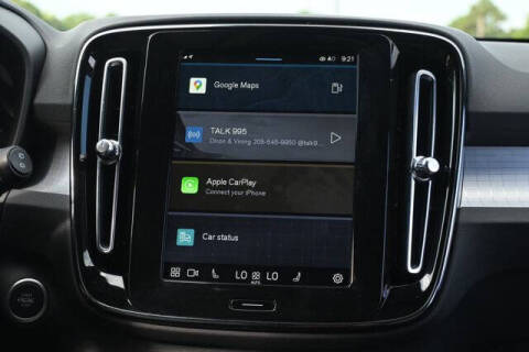 2025 Volvo XC40 B5 Core Bright Theme