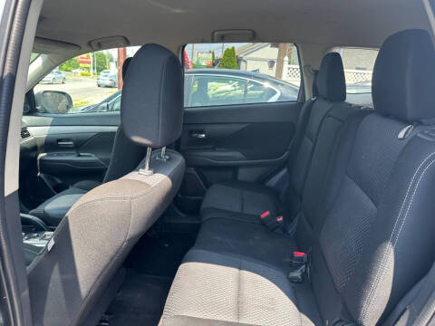 2018 Mitsubishi Outlander ES