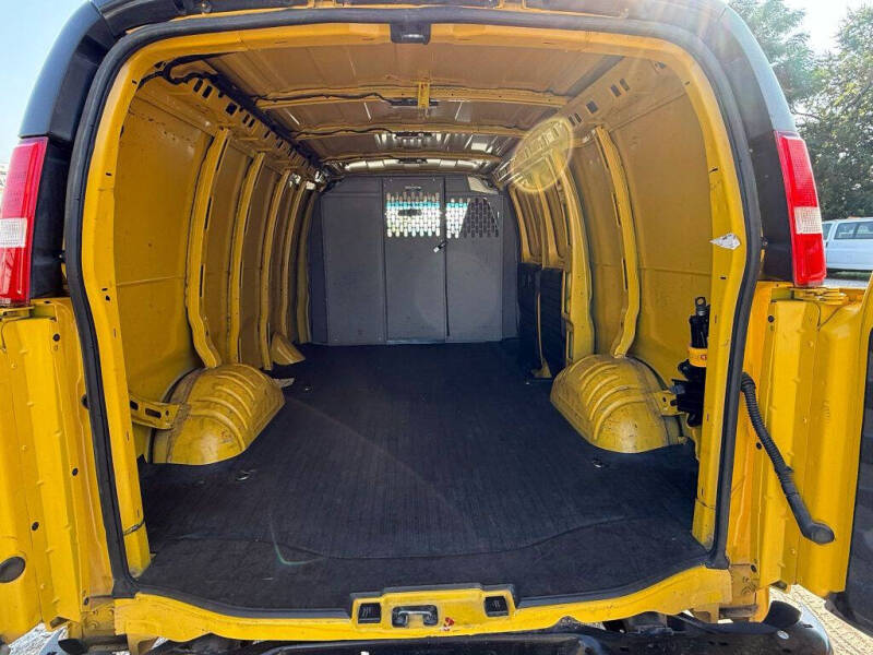 2022 Chevrolet Express 2500