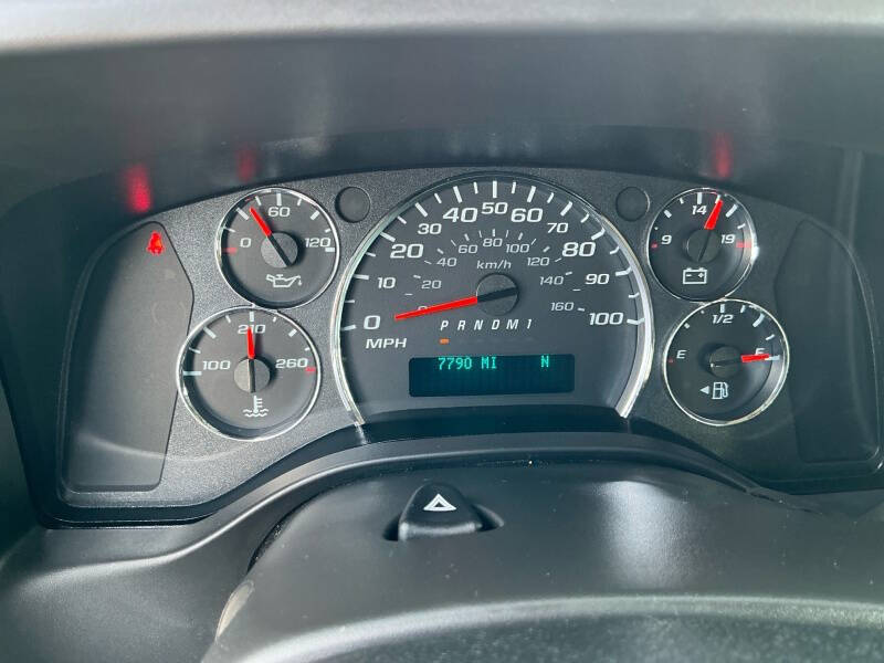 2025 Chevrolet Express LT 3500