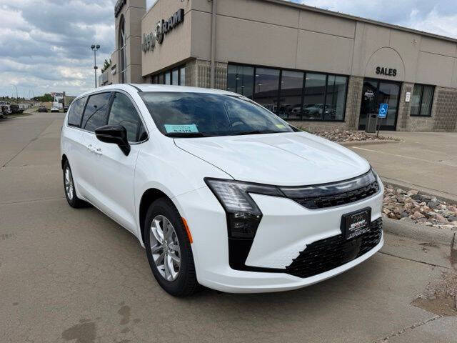 2027 Chrysler Pacifica Select