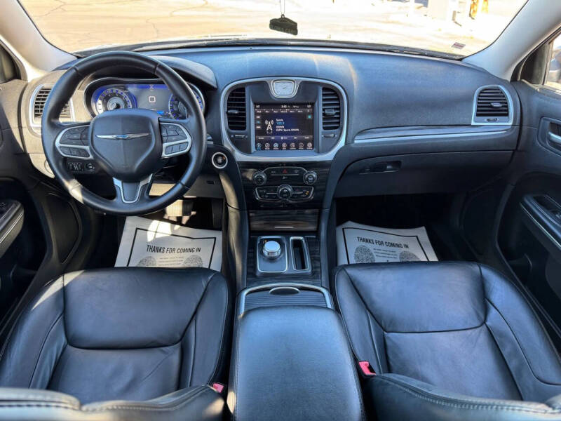 2017 Chrysler 300 Limited