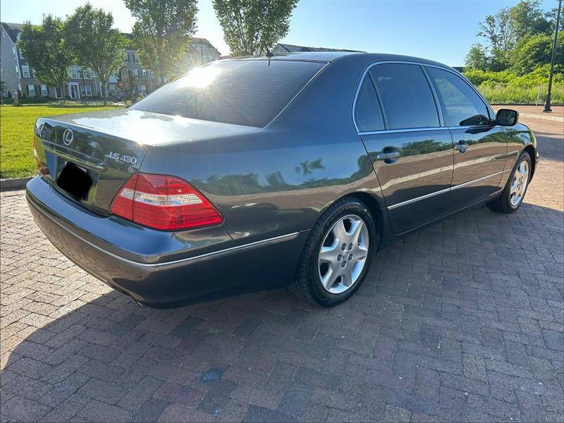 2004 Lexus LS 430