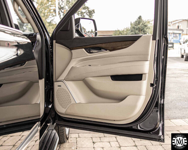 2018 Cadillac Escalade ESV Luxury