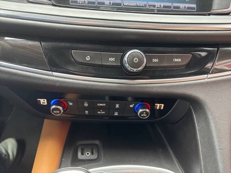 2019 Buick Enclave Essence