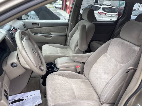 2007 Toyota Sienna LE 7-Passenger