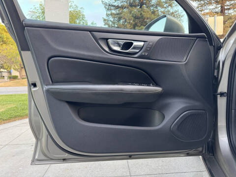 2019 Volvo S60 T5 Momentum