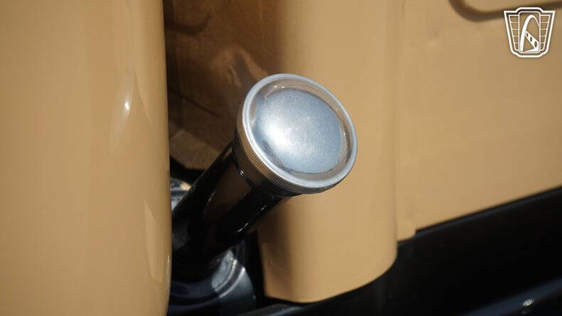 1951 International L 110