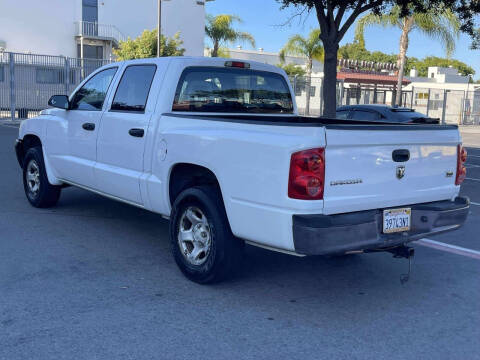2005 Dodge Dakota ST