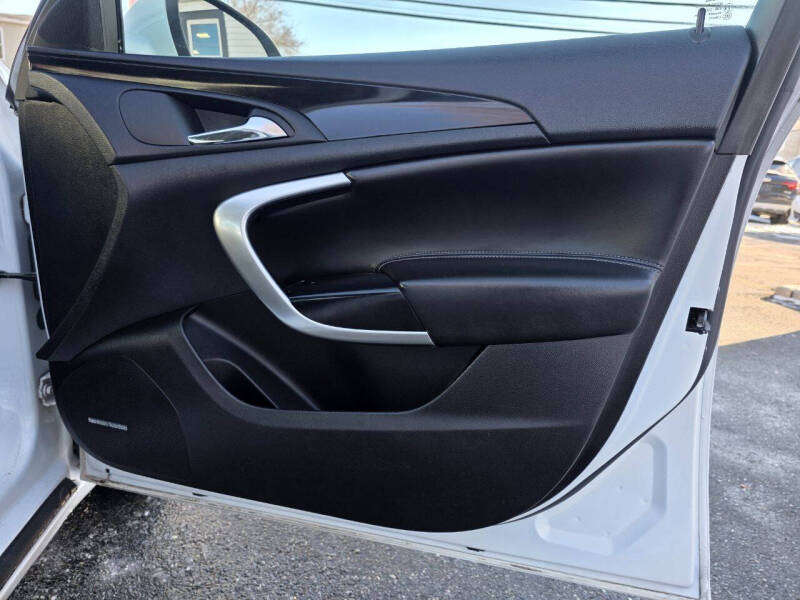 2013 Buick Regal Premium 2