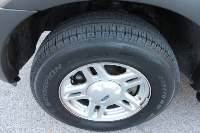 2003 Ford Explorer XLS