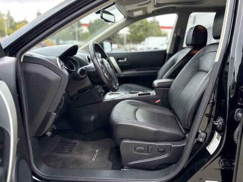 2013 Nissan Rogue SV w/SL Package