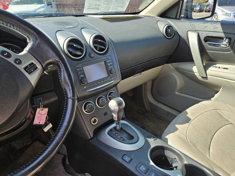 2013 Nissan Rogue SV w/SL Package