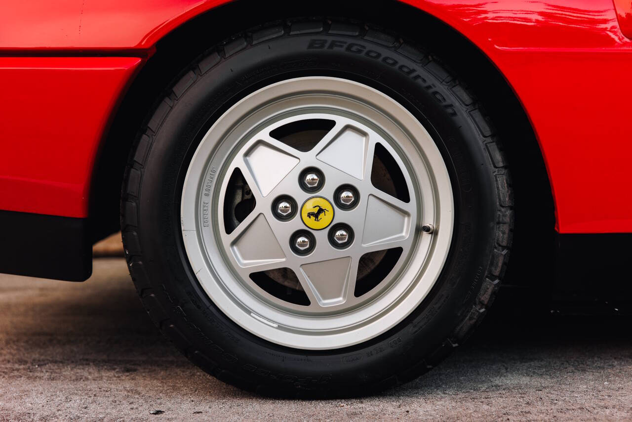 1989 Ferrari Mondial 52