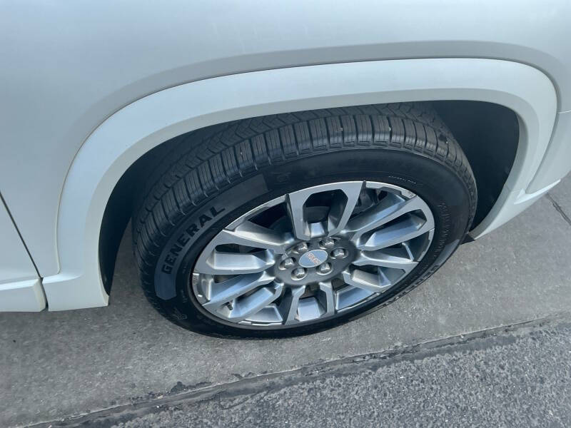 2023 GMC Acadia Denali