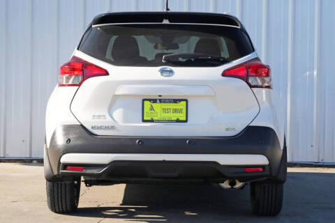 2020 Nissan Kicks SR