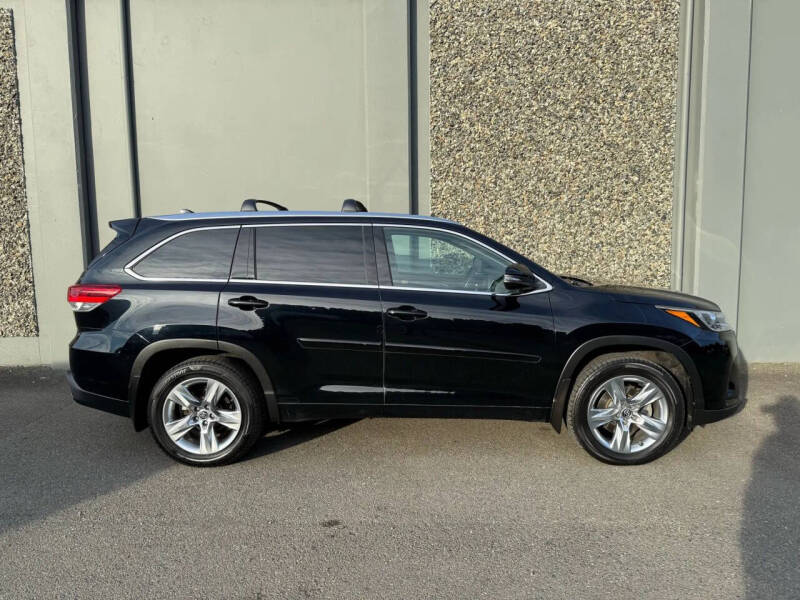 2017 Toyota Highlander Limited Platinum