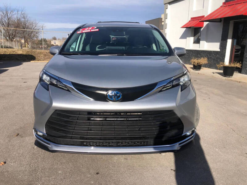 2024 Toyota Sienna XLE 7-Passenger