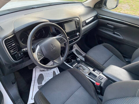 2020 Mitsubishi Outlander ES