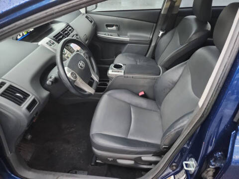 2013 Toyota Prius v Five