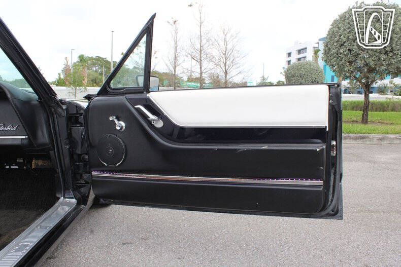 1964 Ford Thunderbird