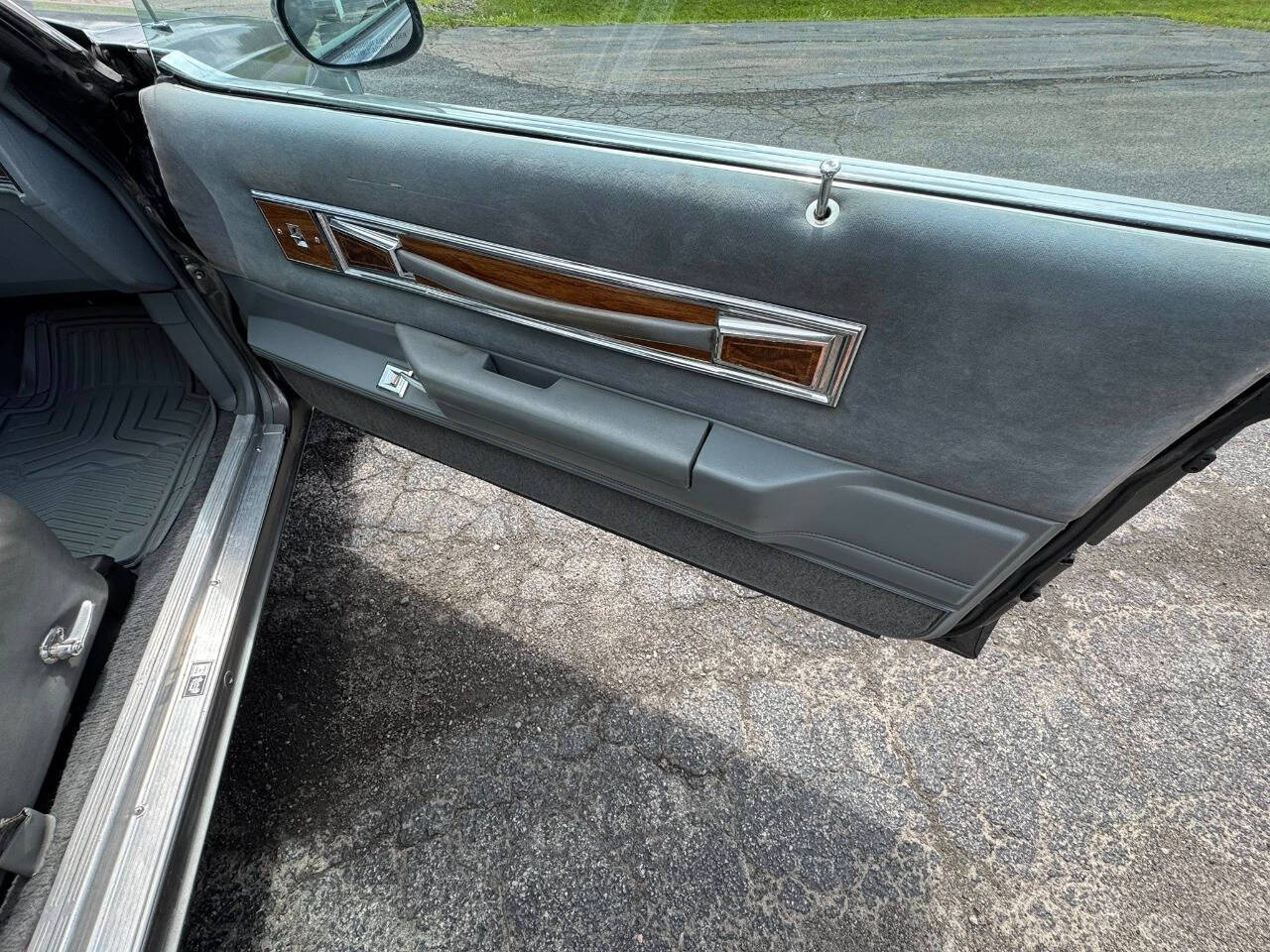 1988 Oldsmobile Cutlass Supreme 19