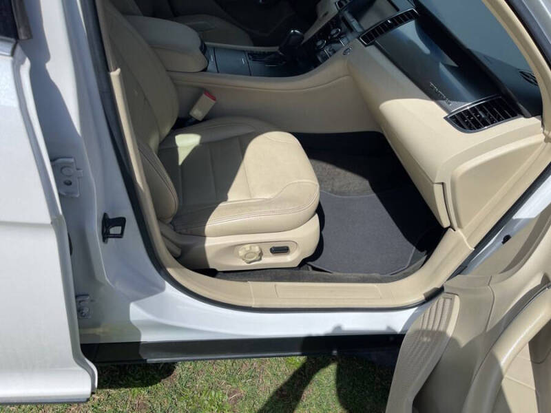 2014 Ford Taurus SEL