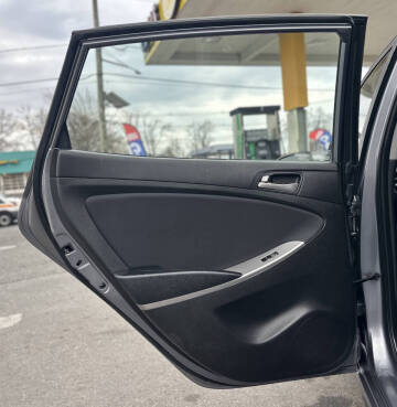 2017 Hyundai Accent SE