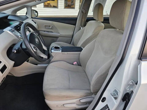 2014 Toyota Prius v Three