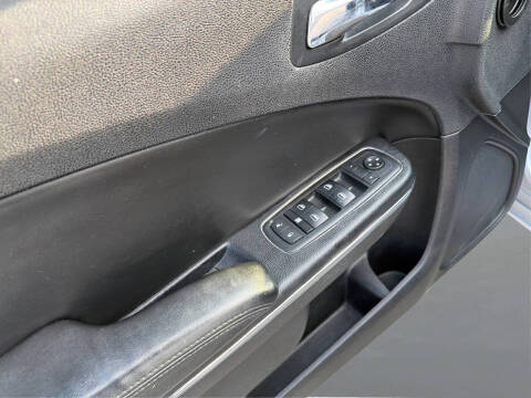 2014 Dodge Charger SE