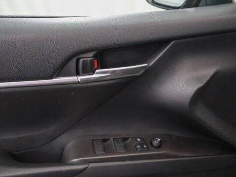 2022 Toyota Camry Hybrid LE