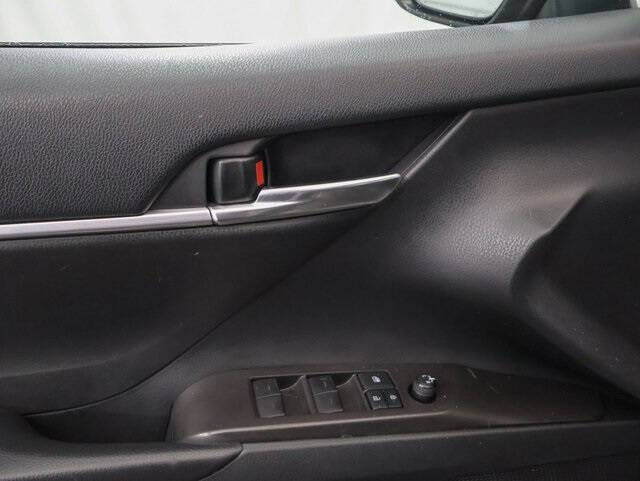 2022 Toyota Camry Hybrid LE